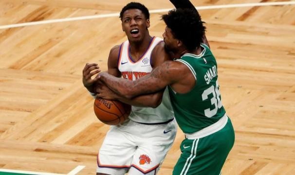 星空体育足球直播-巴雷特投篮稳定性显著提升 尼克斯却依旧难求一胜